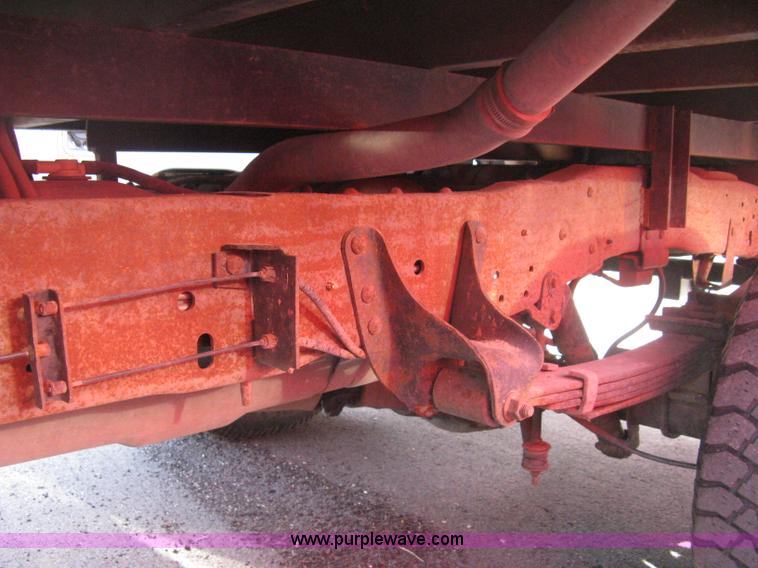 image for item E3481 1993 Ford F250 XL flatbed truck