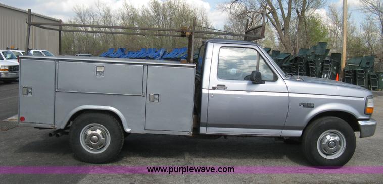 image for item E3482 1997 Ford F250 utility truck