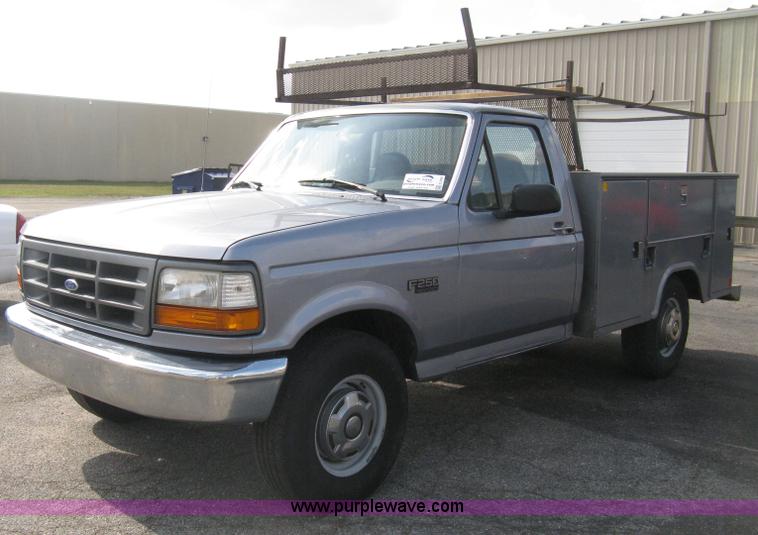 image for item E3482 1997 Ford F250 utility truck
