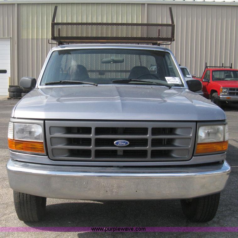 image for item E3482 1997 Ford F250 utility truck