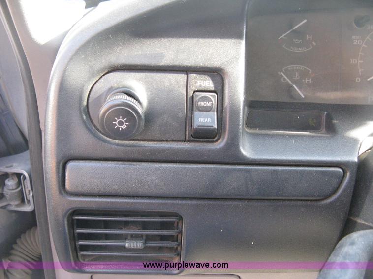 image for item E3482 1997 Ford F250 utility truck