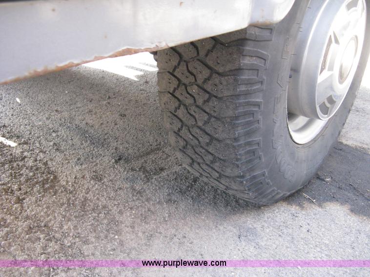 image for item E3482 1997 Ford F250 utility truck