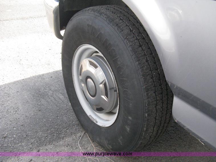 image for item E3482 1997 Ford F250 utility truck