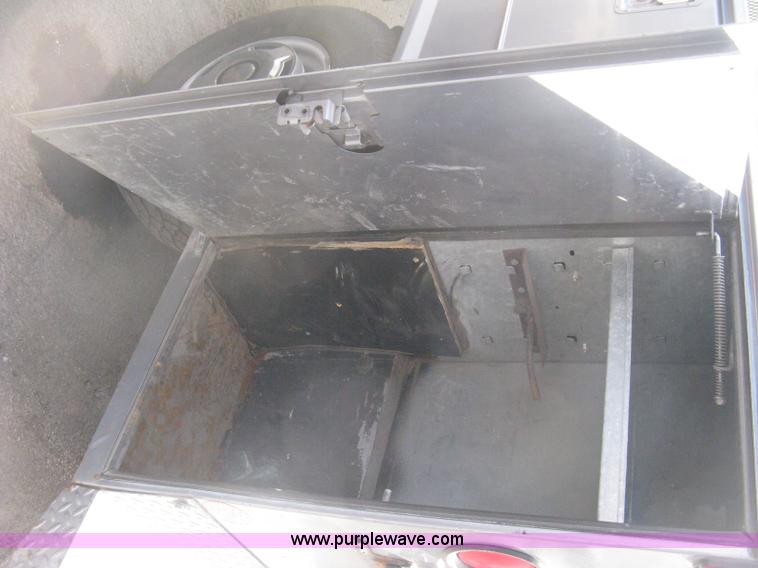 image for item E3482 1997 Ford F250 utility truck