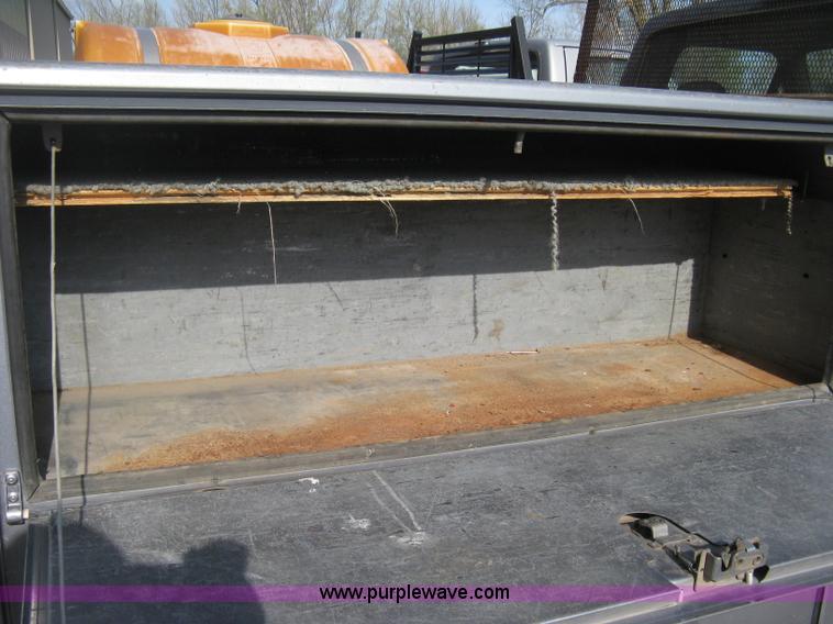 image for item E3482 1997 Ford F250 utility truck