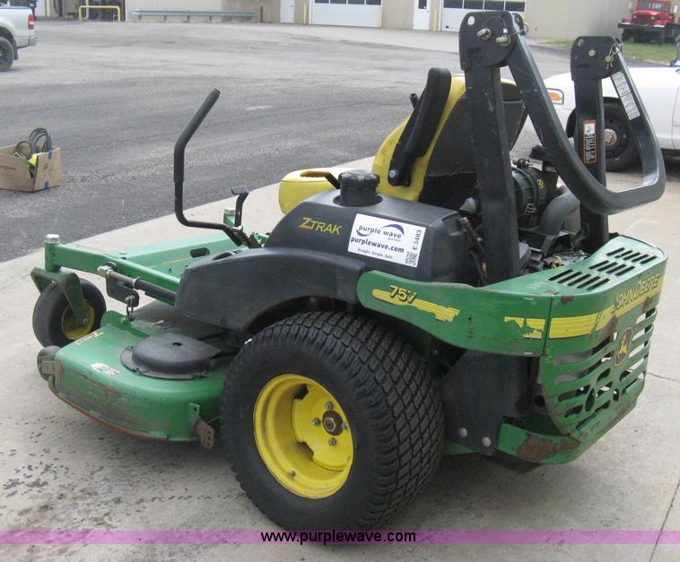 image for item E3483 2008 John Deere ZTrak ZTR lawn mower