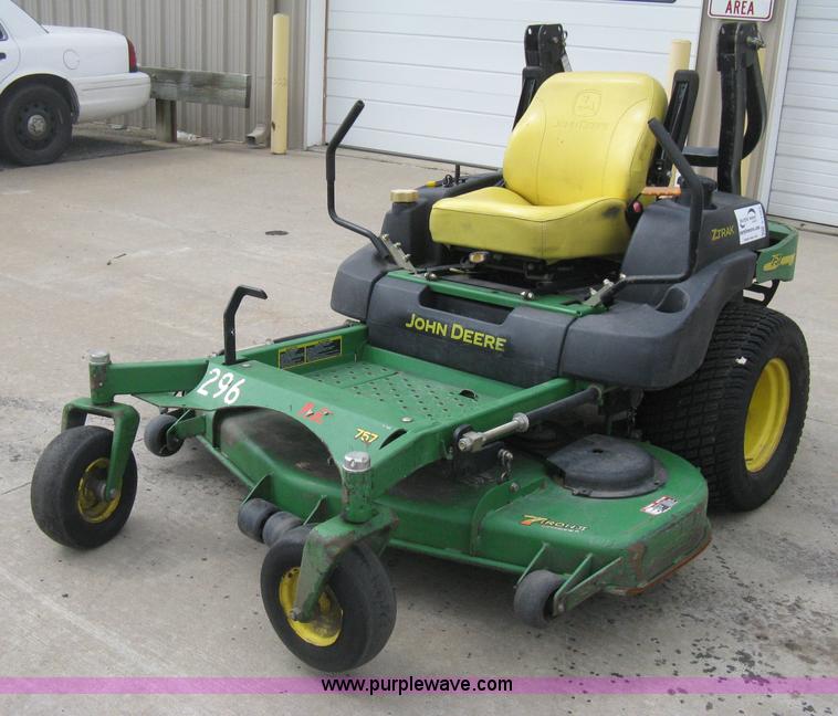 image for item E3483 2008 John Deere ZTrak ZTR lawn mower
