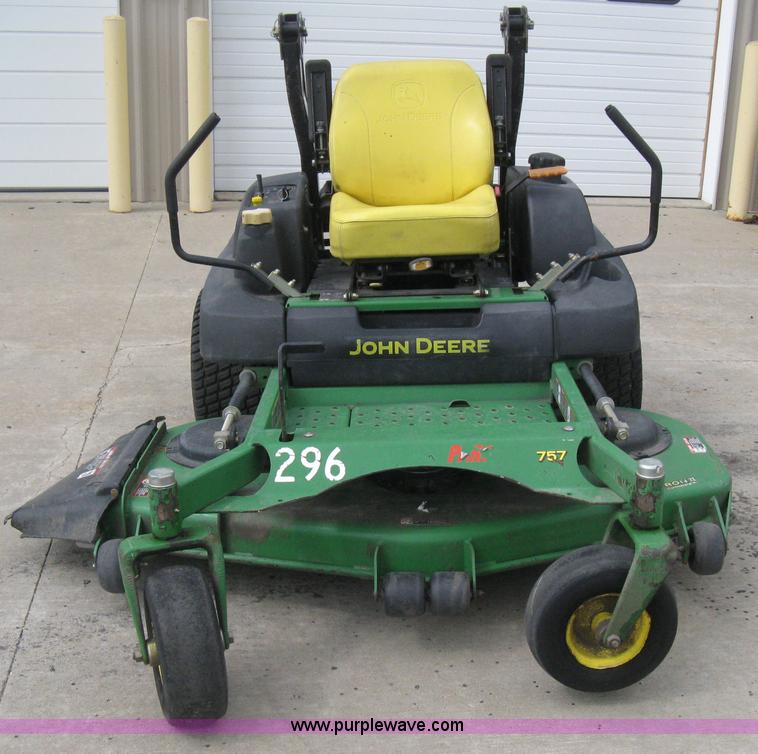 image for item E3483 2008 John Deere ZTrak ZTR lawn mower