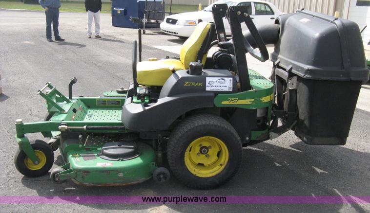 image for item E3484 2008 John Deere 757 ZTrak ZTR lawn mower