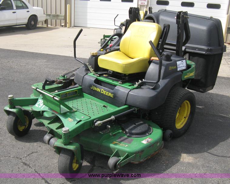 image for item E3484 2008 John Deere 757 ZTrak ZTR lawn mower