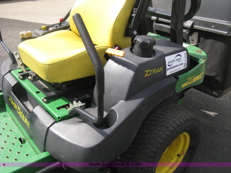 image for item E3484 2008 John Deere 757 ZTrak ZTR lawn mower