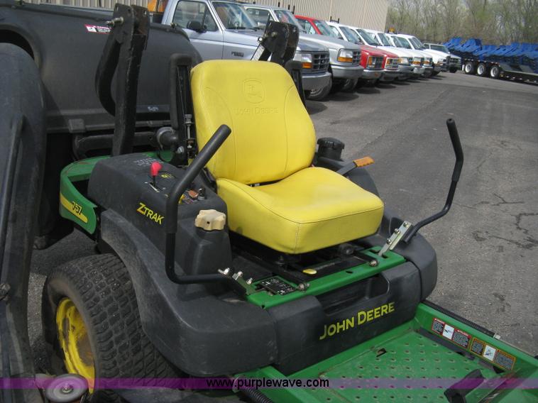image for item E3484 2008 John Deere 757 ZTrak ZTR lawn mower