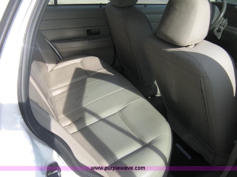 image for item E3486 2009 Ford Crown Victoria Police Interceptor