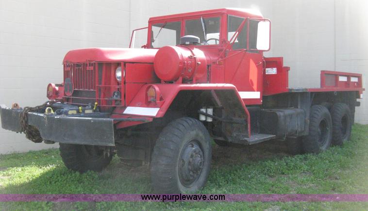image for item E3487 1969 Jeep M813 flatbed truck