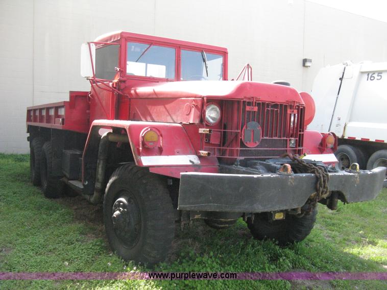 image for item E3487 1969 Jeep M813 flatbed truck