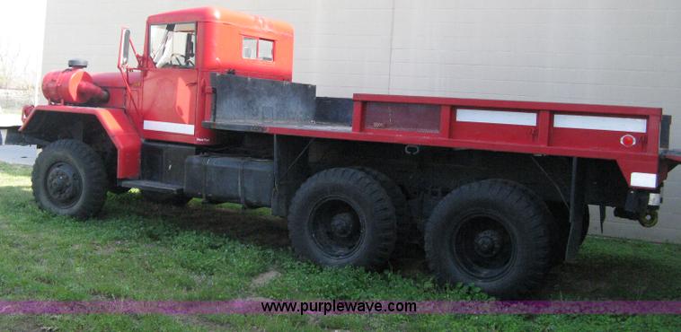 image for item E3487 1969 Jeep M813 flatbed truck