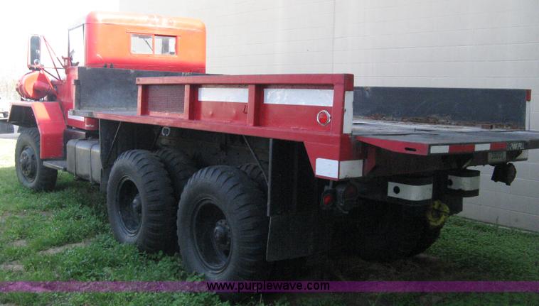 image for item E3487 1969 Jeep M813 flatbed truck