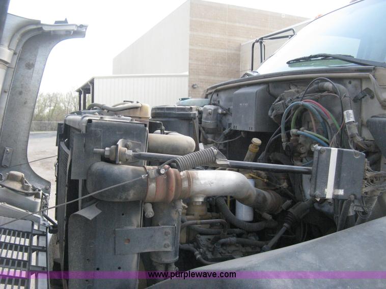 image for item E3488 2000 Chevrolet C8500 refuse truck