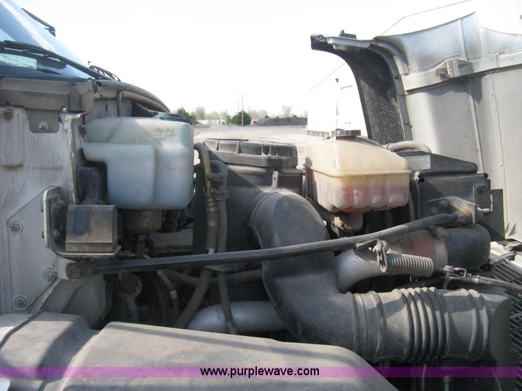 image for item E3488 2000 Chevrolet C8500 refuse truck