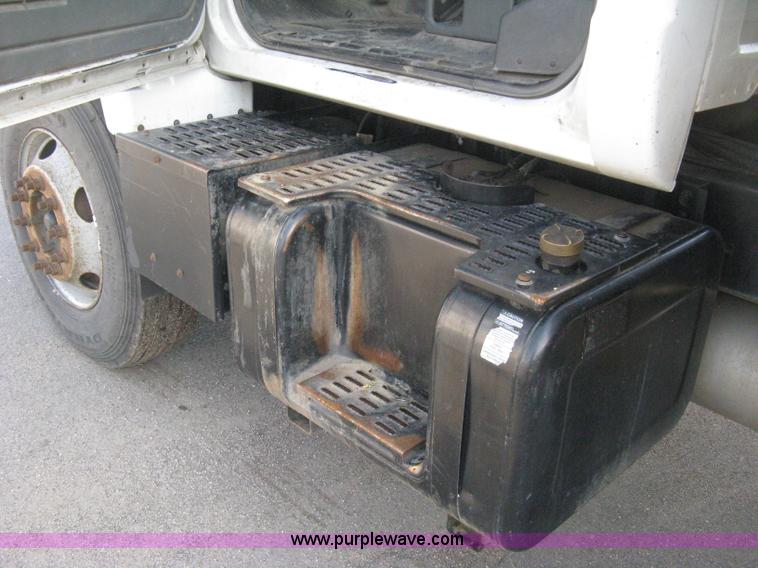 image for item E3488 2000 Chevrolet C8500 refuse truck