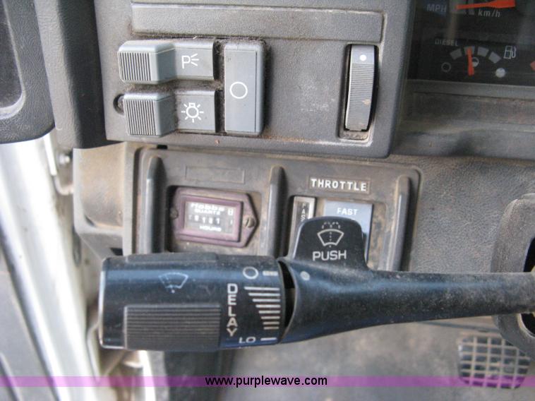 image for item E3488 2000 Chevrolet C8500 refuse truck