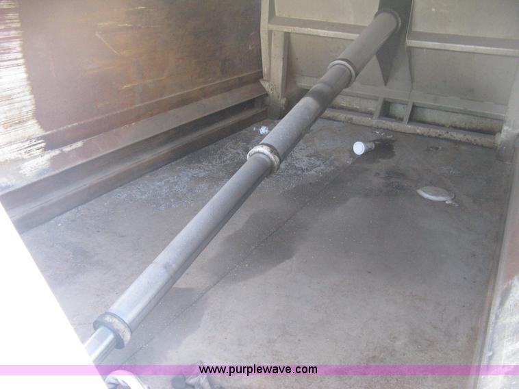 image for item E3488 2000 Chevrolet C8500 refuse truck