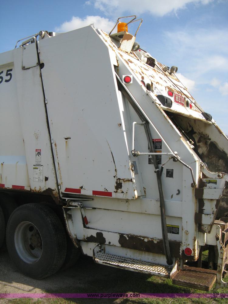 image for item E3488 2000 Chevrolet C8500 refuse truck