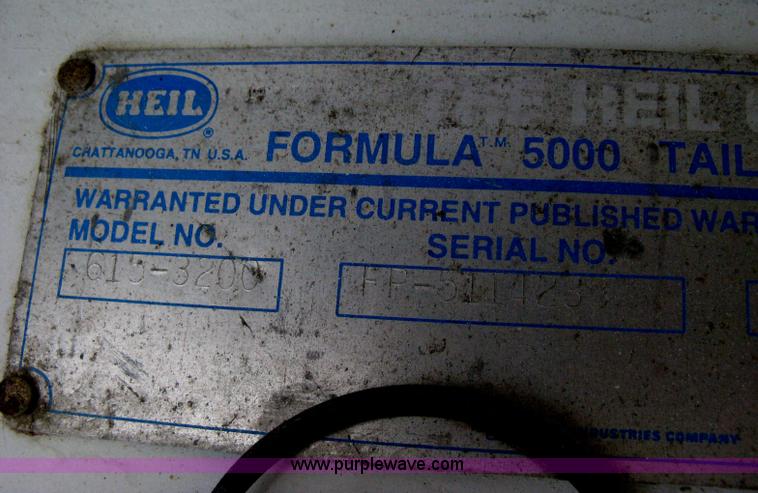 image for item E3488 2000 Chevrolet C8500 refuse truck