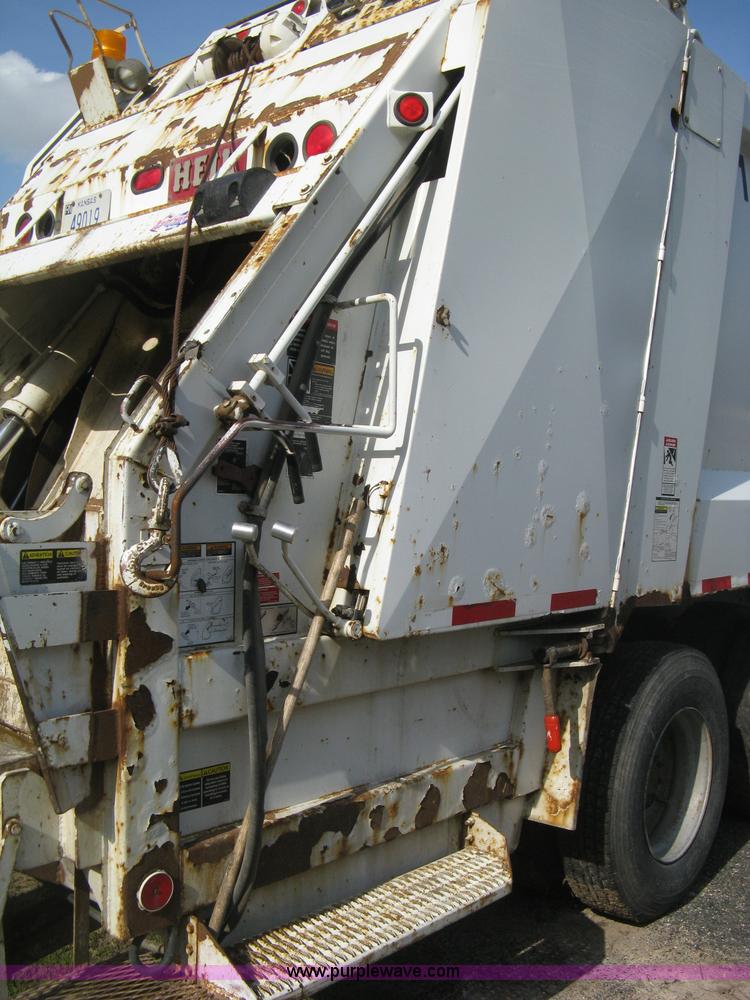 image for item E3488 2000 Chevrolet C8500 refuse truck