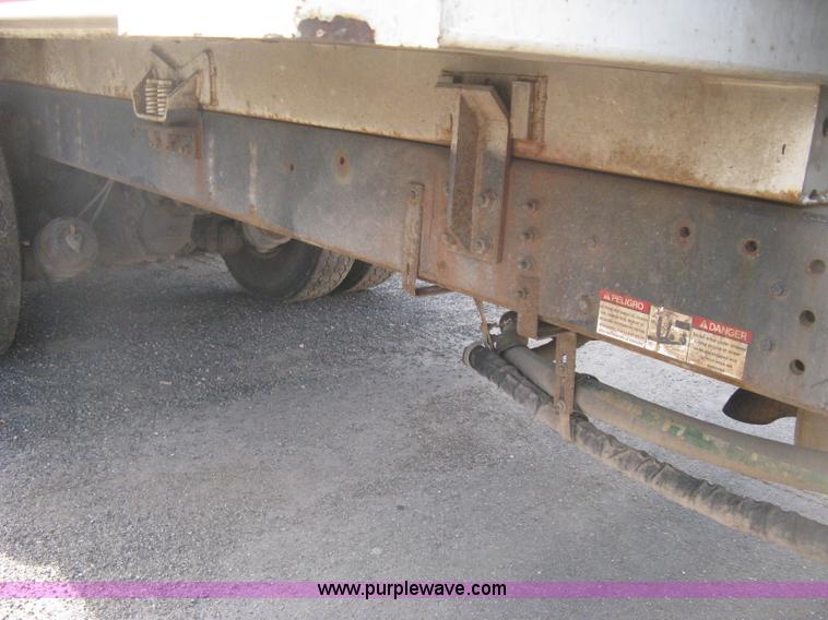 image for item E3488 2000 Chevrolet C8500 refuse truck