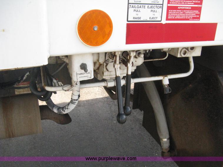 image for item E3488 2000 Chevrolet C8500 refuse truck