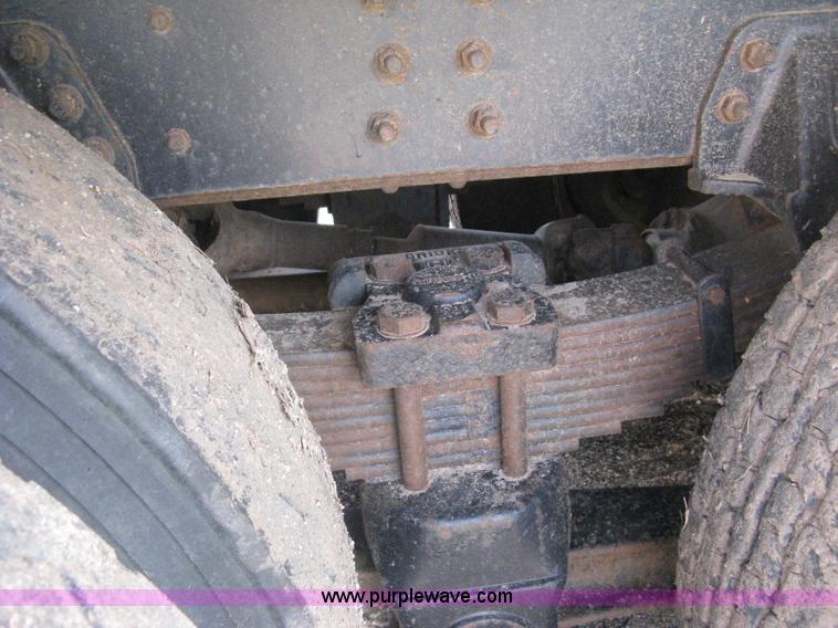 image for item E3488 2000 Chevrolet C8500 refuse truck