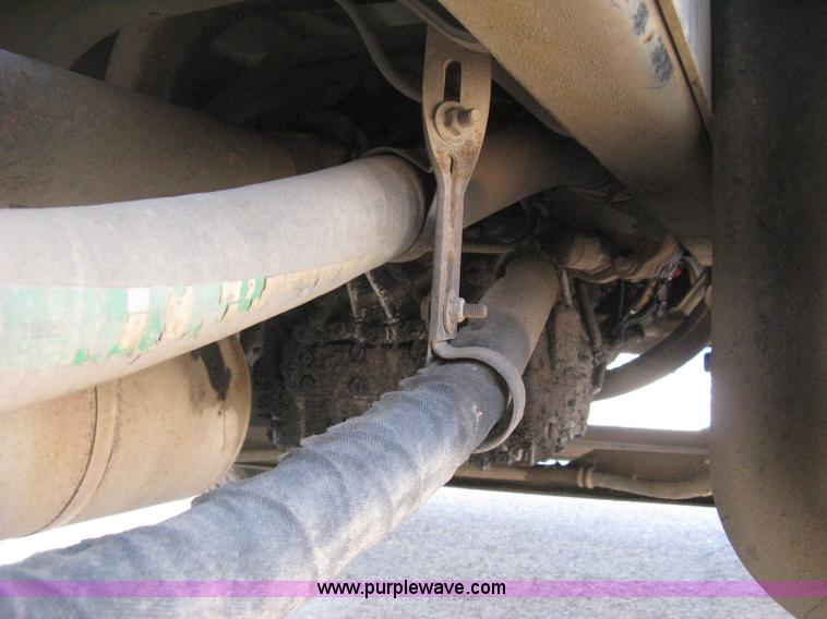 image for item E3488 2000 Chevrolet C8500 refuse truck