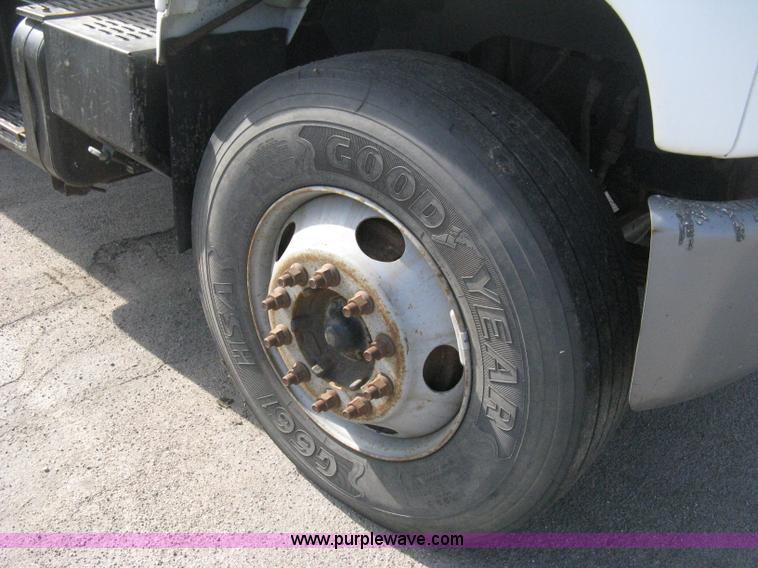 image for item E3488 2000 Chevrolet C8500 refuse truck