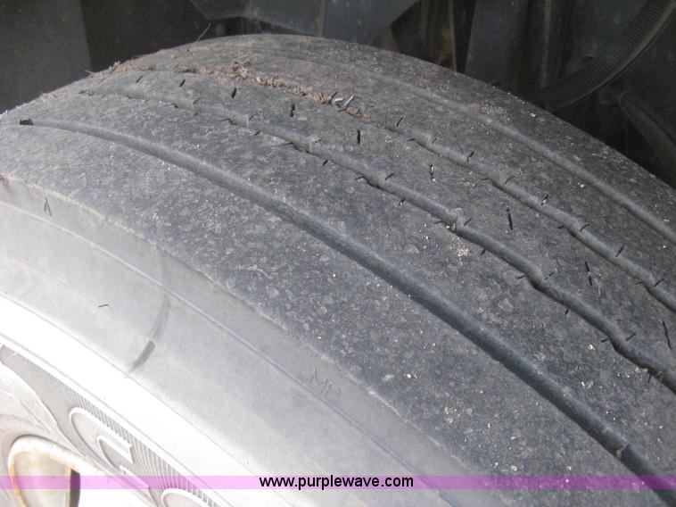 image for item E3488 2000 Chevrolet C8500 refuse truck