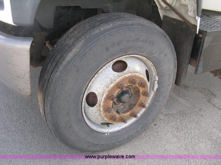 image for item E3488 2000 Chevrolet C8500 refuse truck