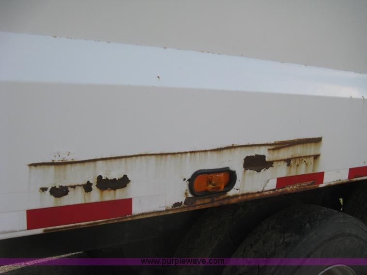 image for item E3488 2000 Chevrolet C8500 refuse truck