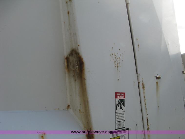 image for item E3488 2000 Chevrolet C8500 refuse truck