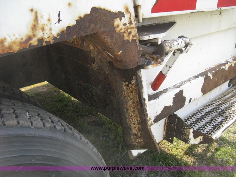 image for item E3488 2000 Chevrolet C8500 refuse truck