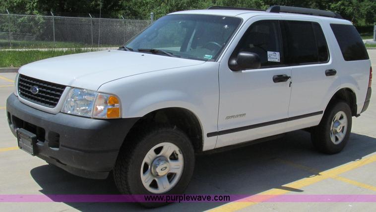 image for item E3945 2005 Ford Explorer SUV