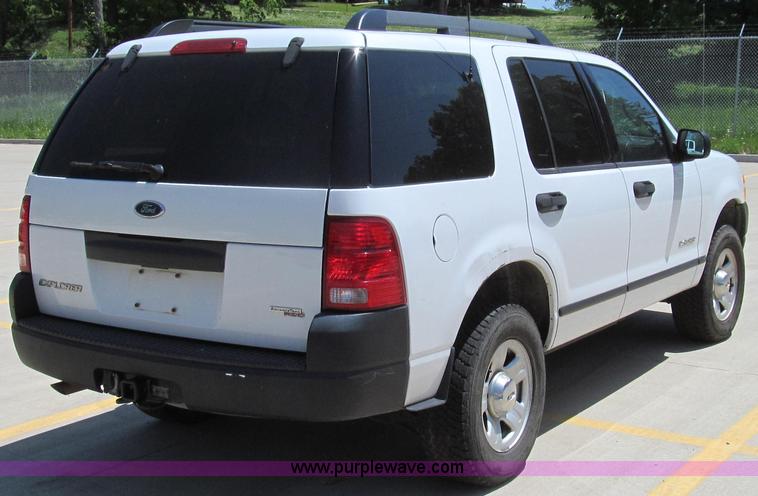 image for item E3945 2005 Ford Explorer SUV