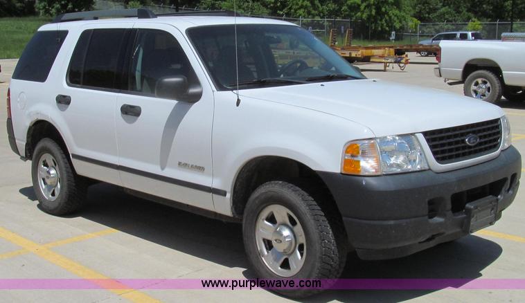 image for item E3945 2005 Ford Explorer SUV