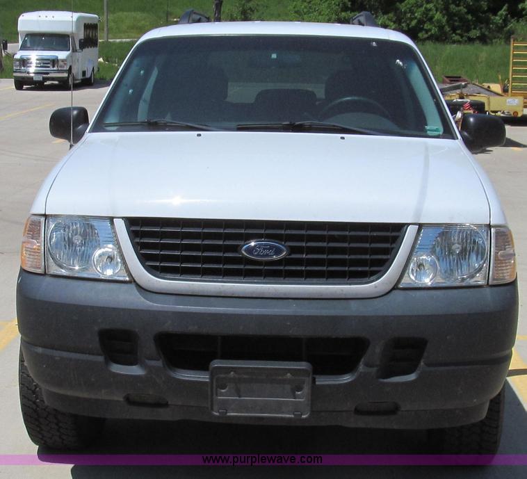 image for item E3945 2005 Ford Explorer SUV