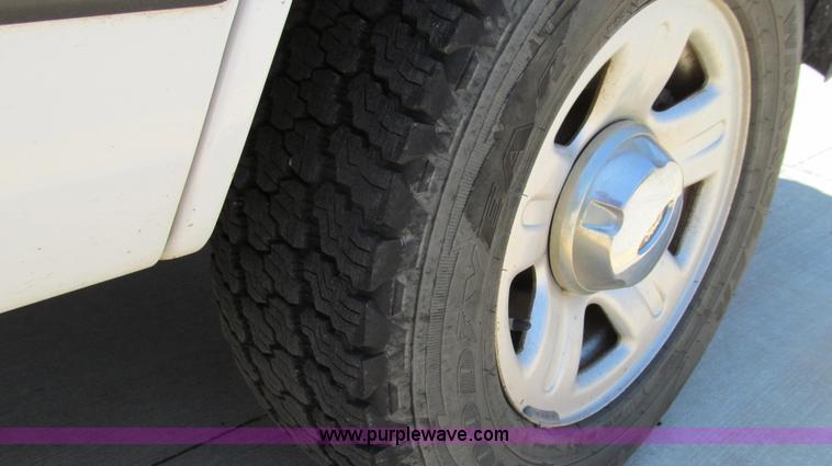 image for item E3945 2005 Ford Explorer SUV