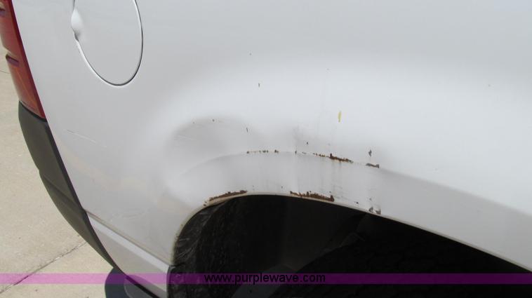 image for item E3945 2005 Ford Explorer SUV