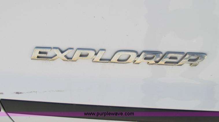 image for item E3945 2005 Ford Explorer SUV