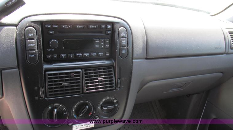 image for item E3945 2005 Ford Explorer SUV