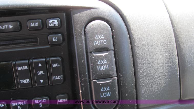 image for item E3945 2005 Ford Explorer SUV