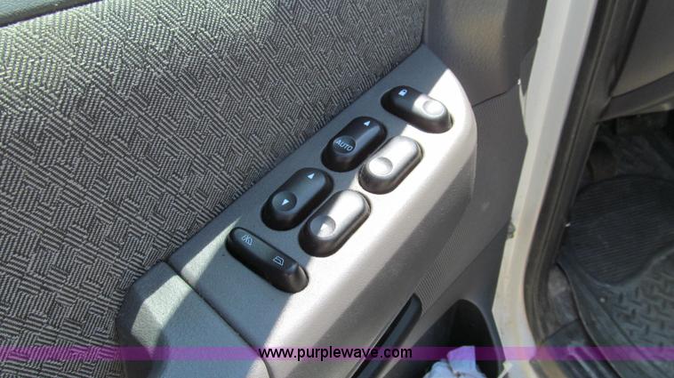 image for item E3945 2005 Ford Explorer SUV