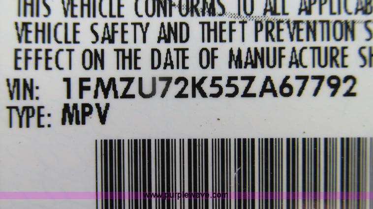 image for item E3945 2005 Ford Explorer SUV